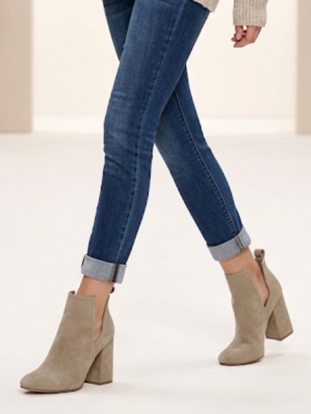 QUPID Tan Suede Ankle Booties size 5 1/2
